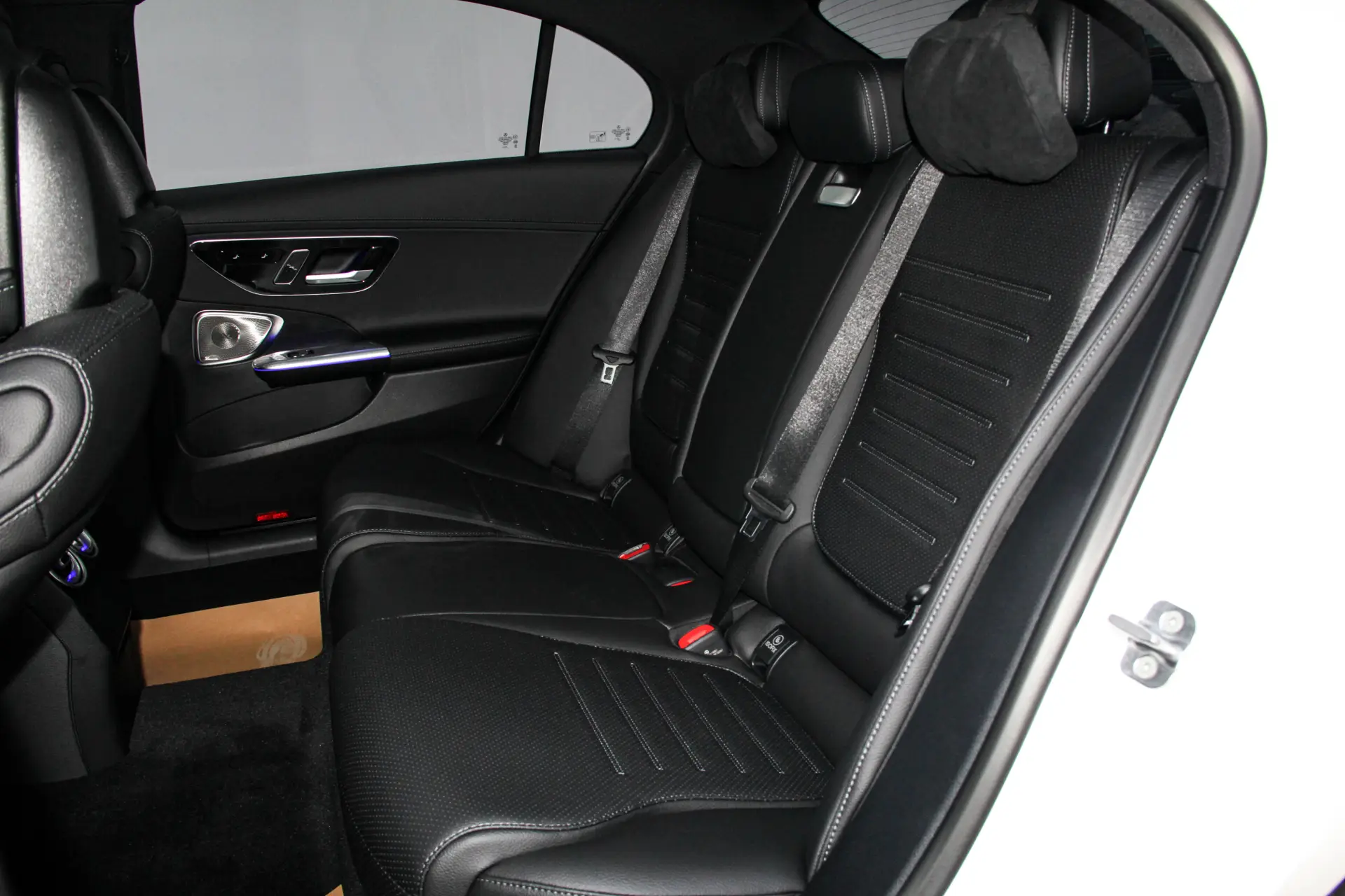 Mercedes-Benz C 260 L, 2026 19