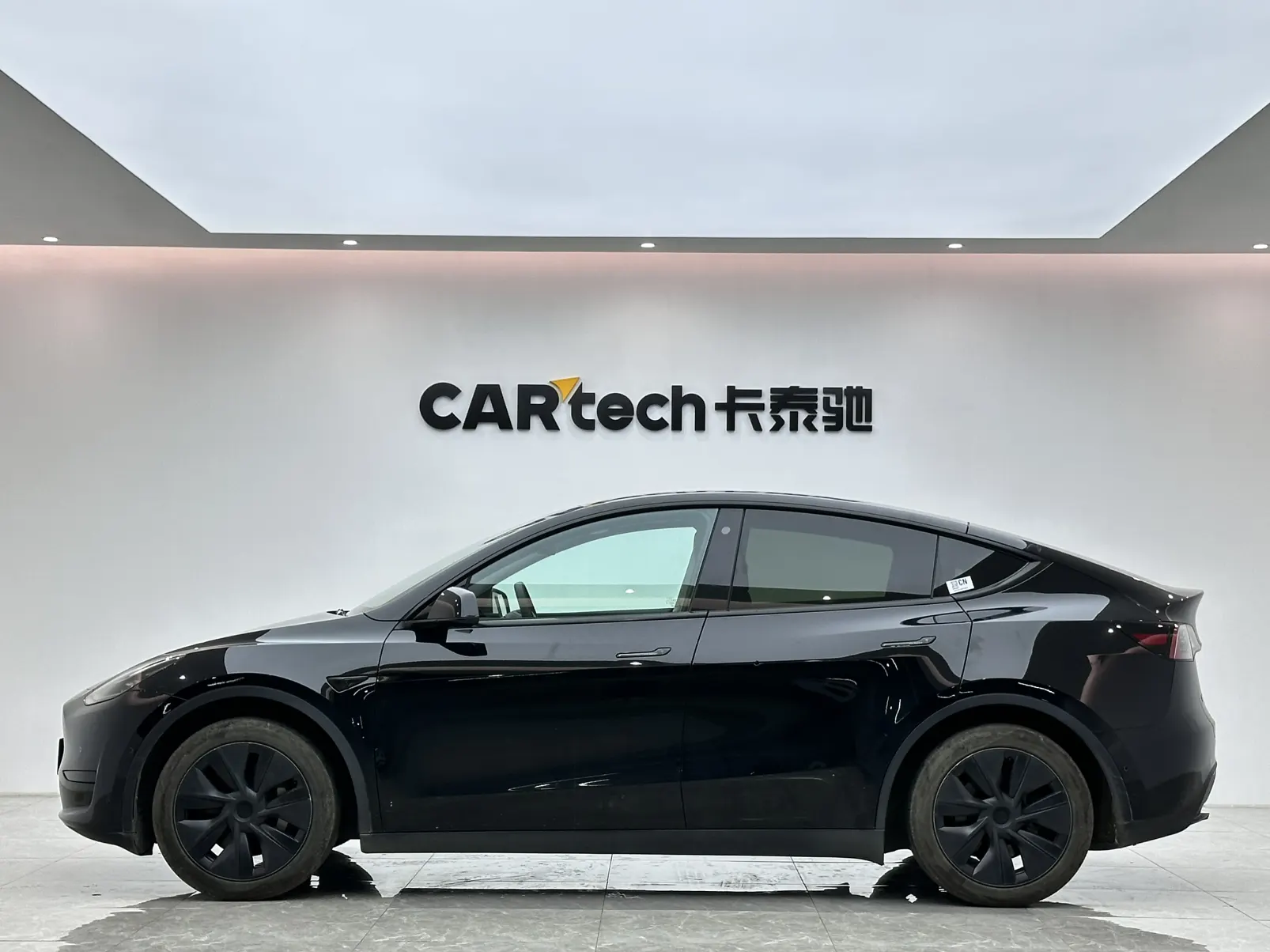 Tesla Model Y, 2023 2
