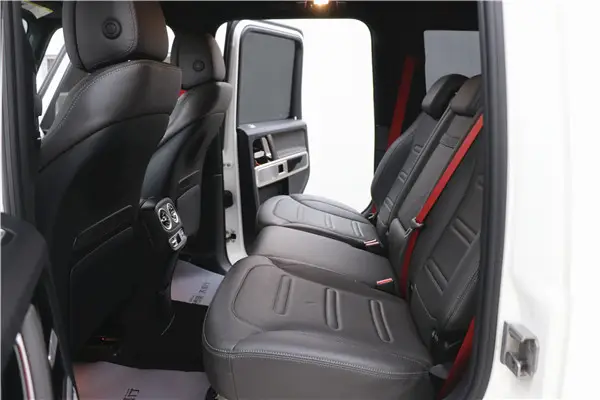 Mercedes-Benz G 400 d, 2023 6