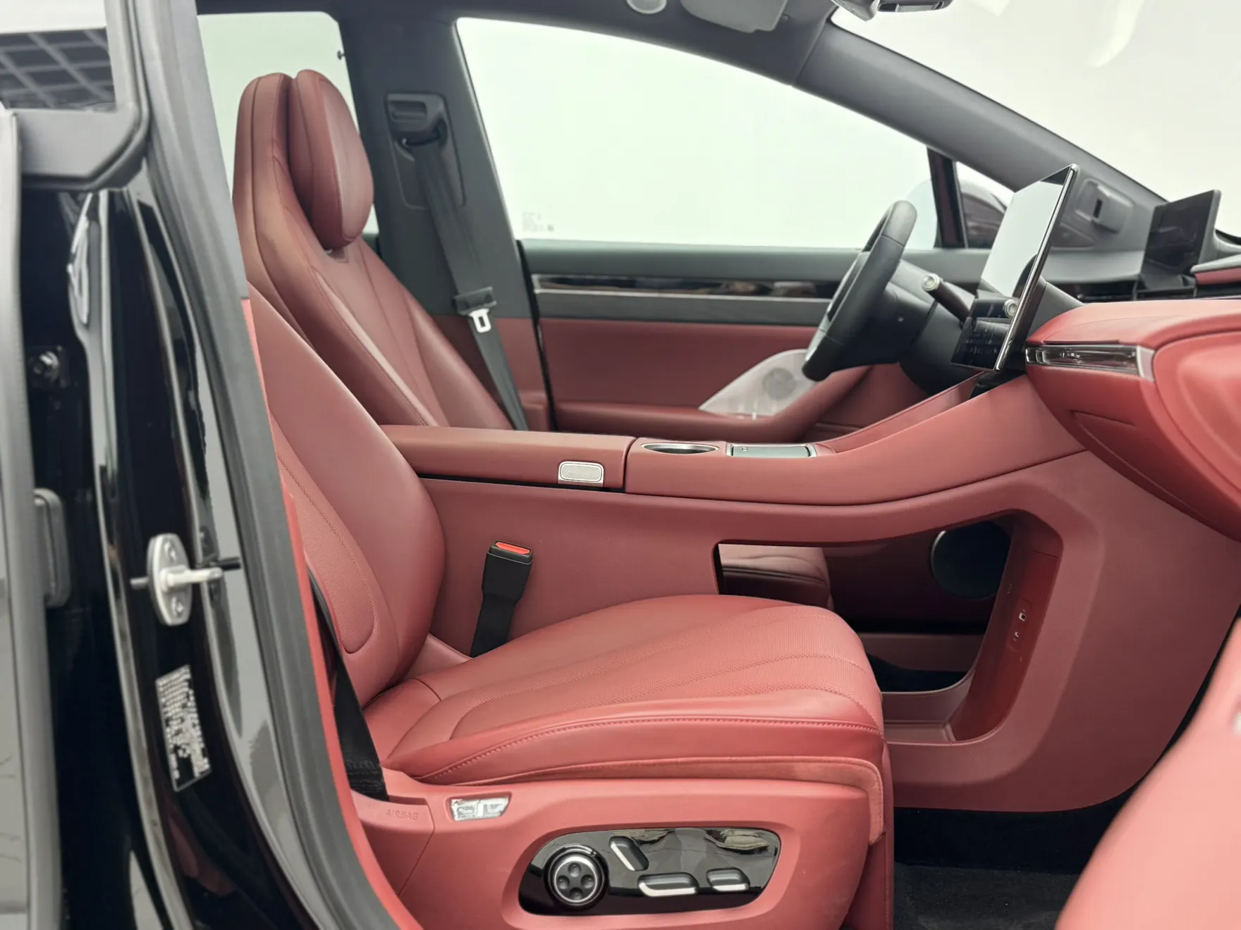 Luxeed R7, 2025 25