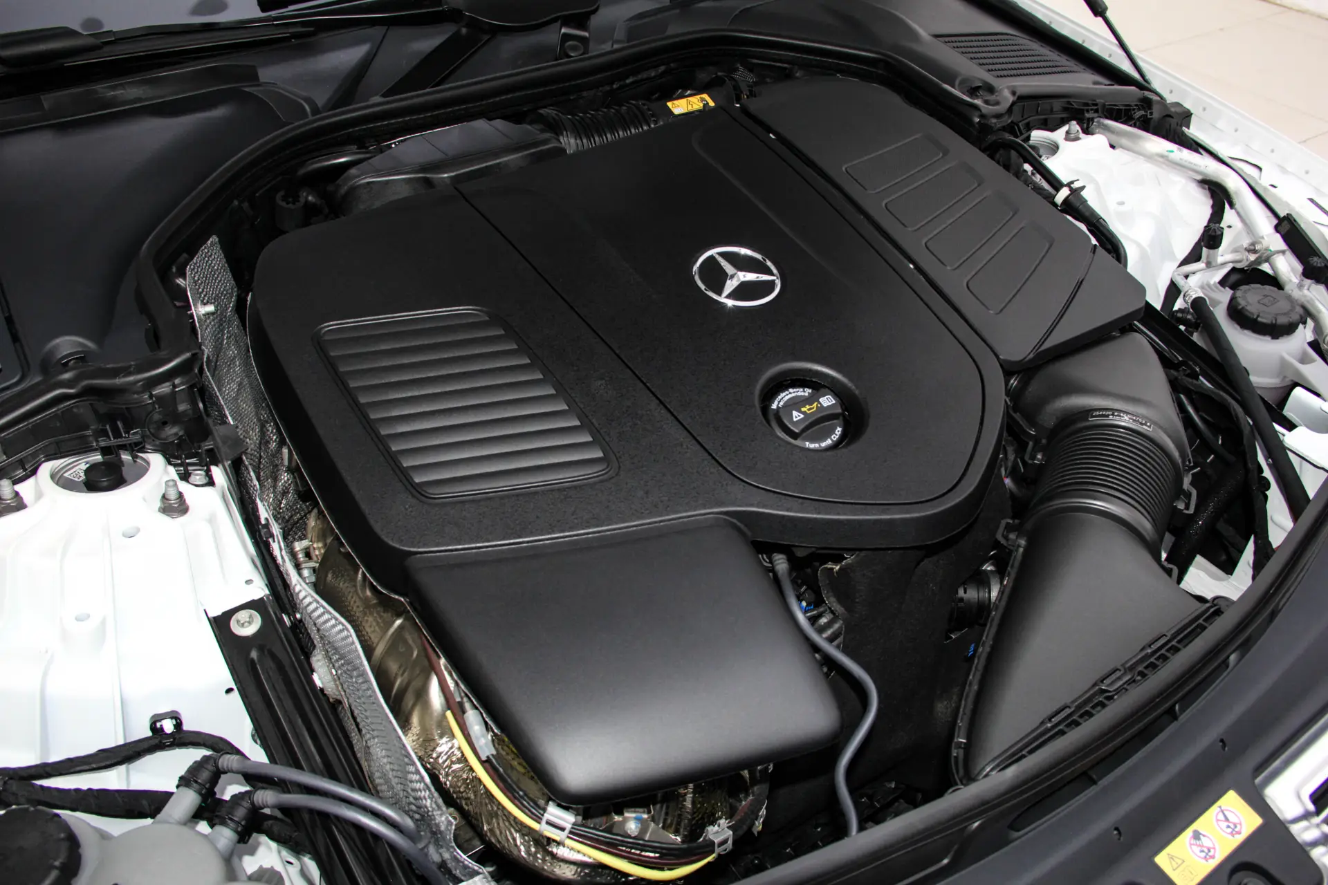 Mercedes-Benz C 260 L, 2026 12