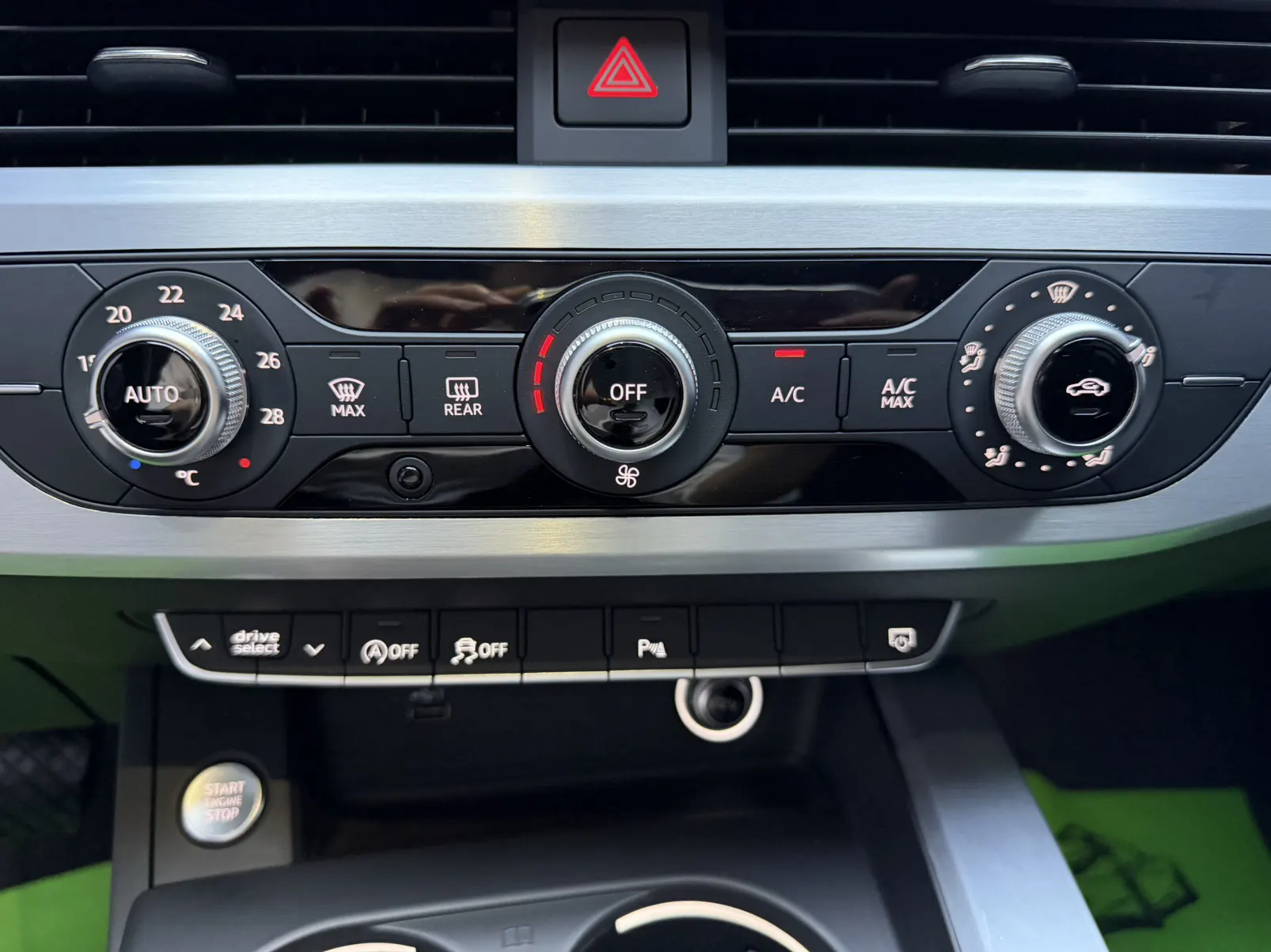 Audi A4L 40 TFSI, 2023 15
