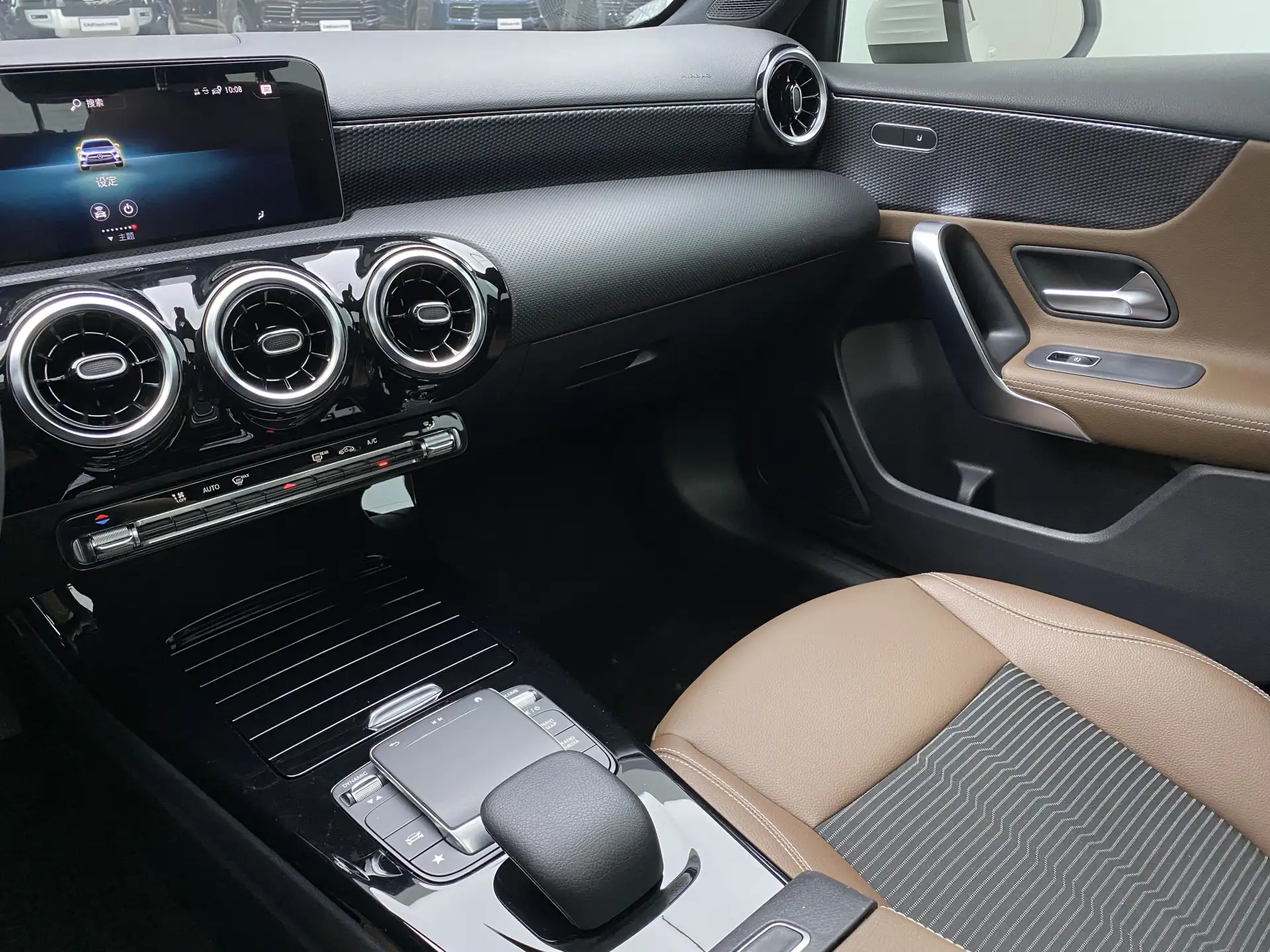 Mercedes-Benz A 200, 2022 19