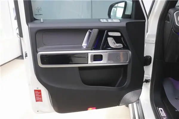 Mercedes-Benz G 400 d, 2023 10