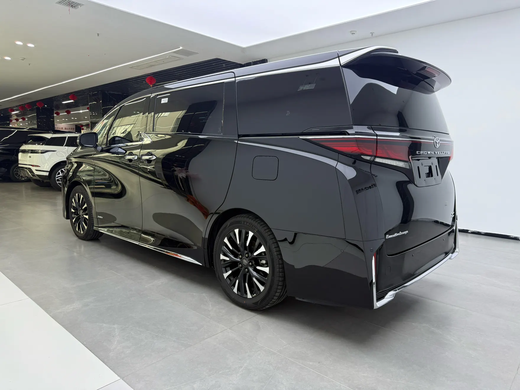 Toyota Vellfire, 2024 7