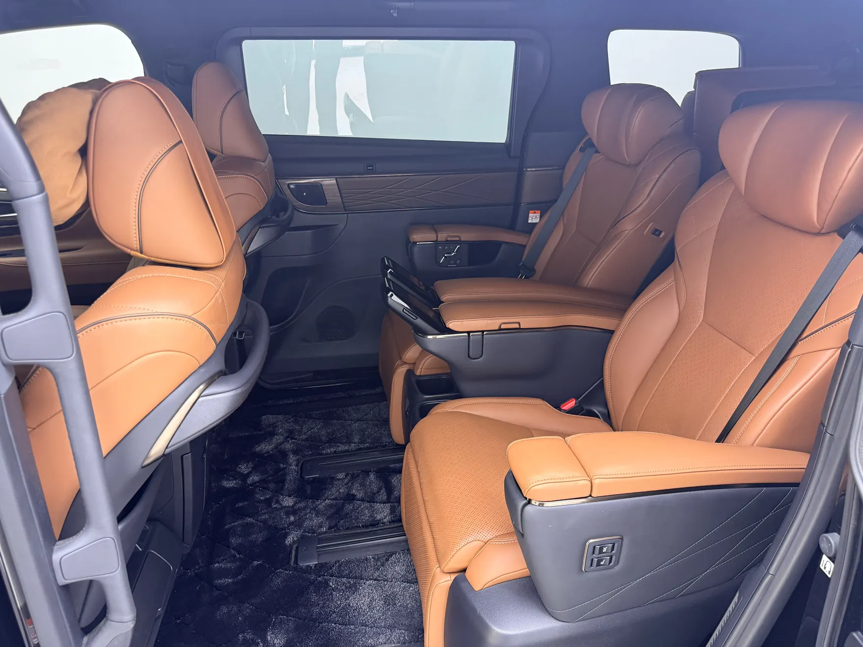 Toyota Vellfire, 2024 20