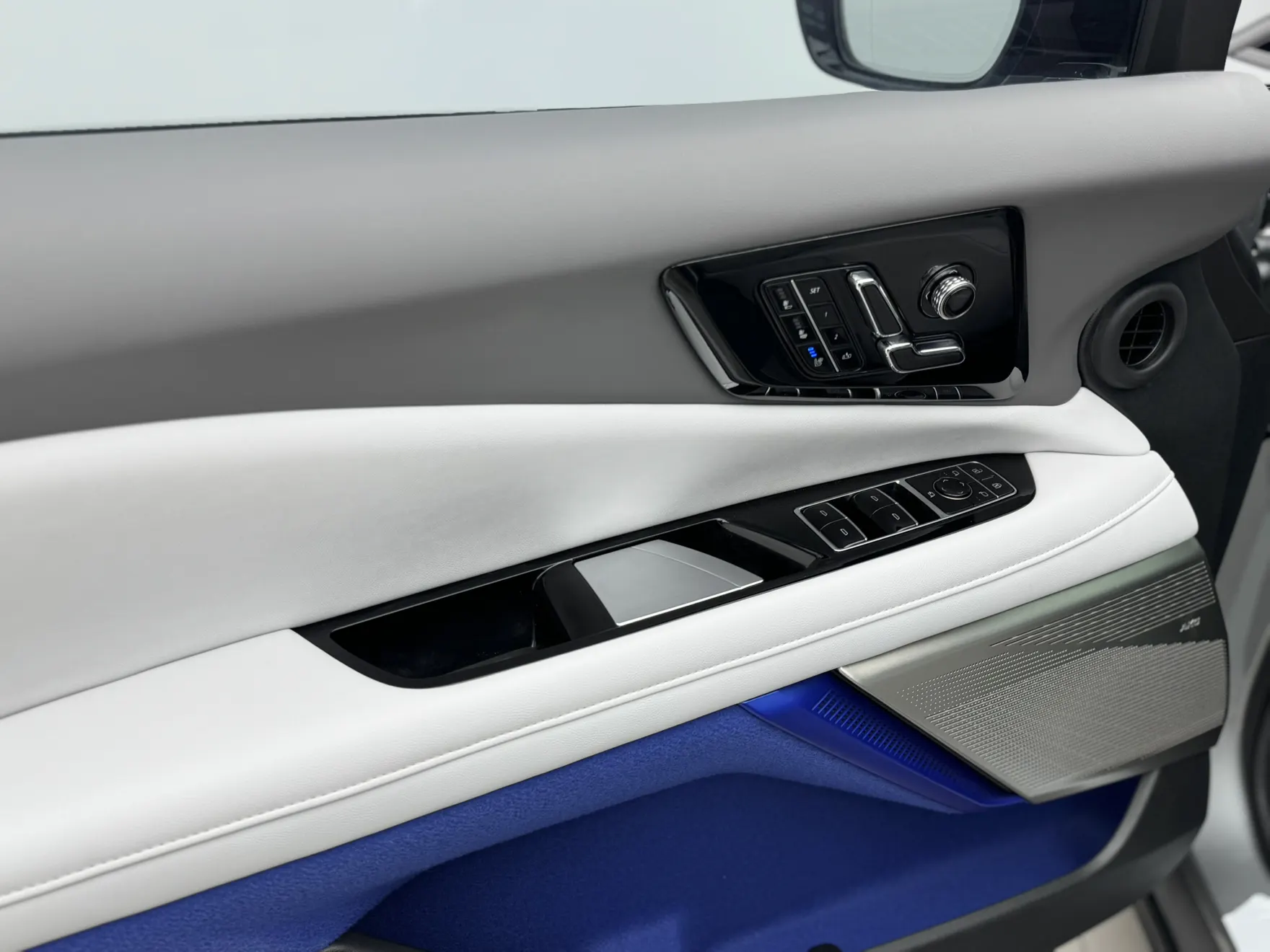 Cadillac IQ, 2024 10
