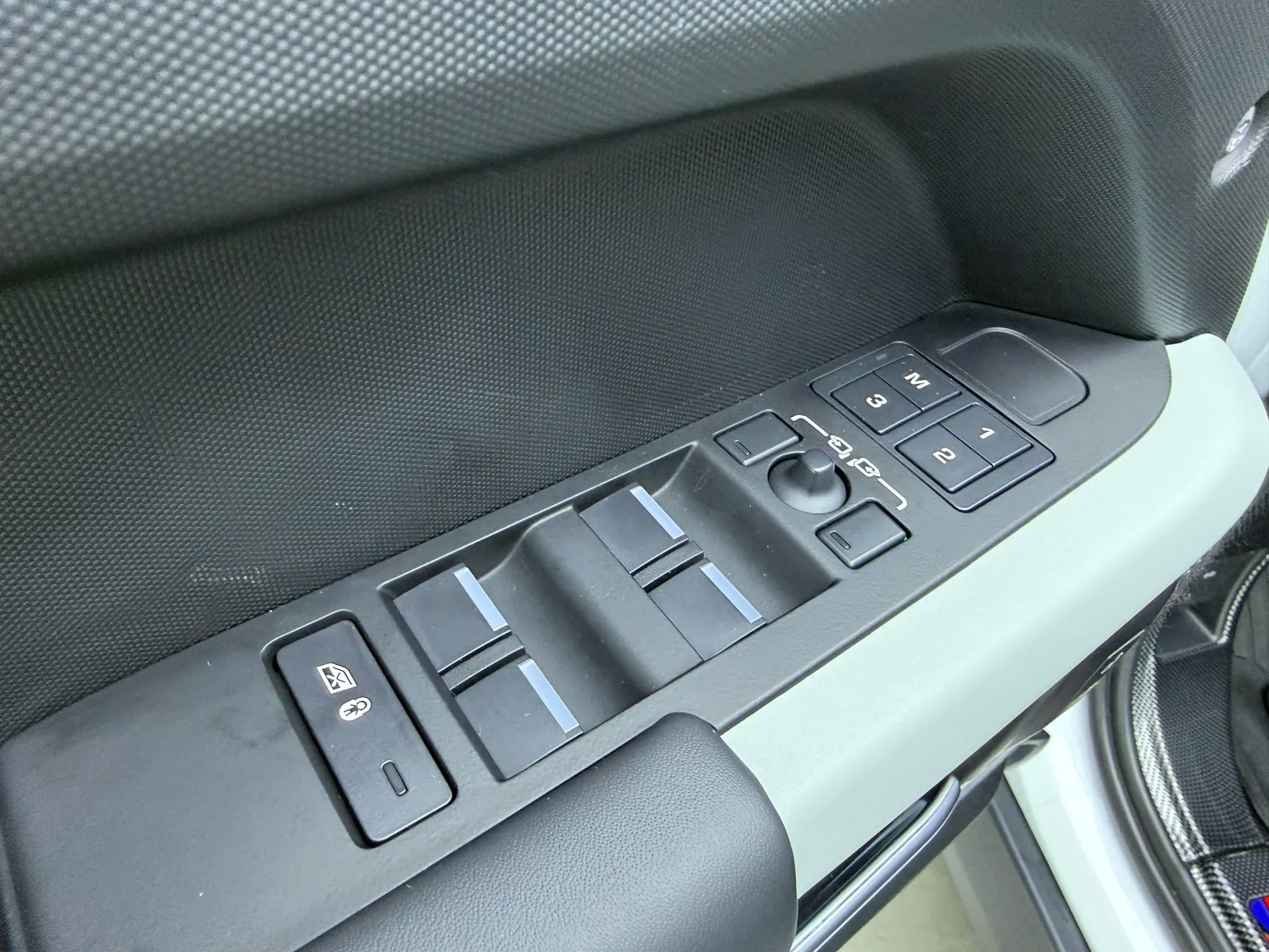Land Rover Defender, 2023 22
