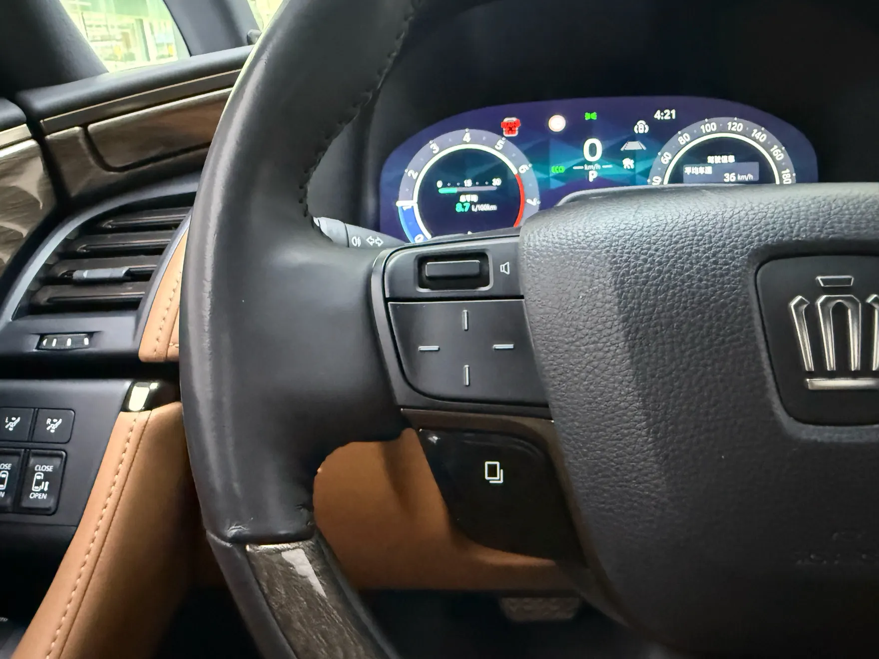 Toyota Vellfire, 2024 15