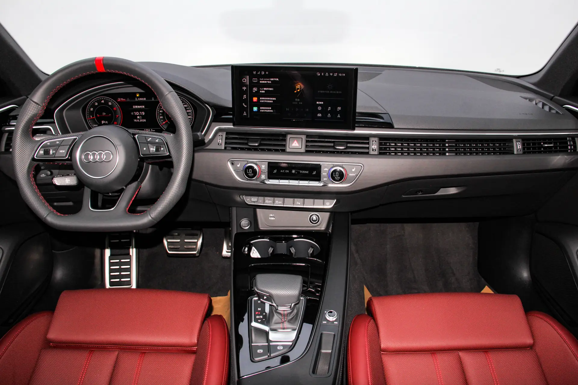 Audi A4L, 2025 13
