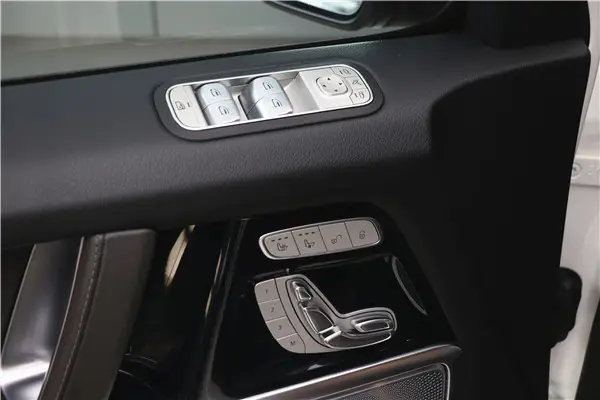 Mercedes-Benz G 400 d, 2023 11