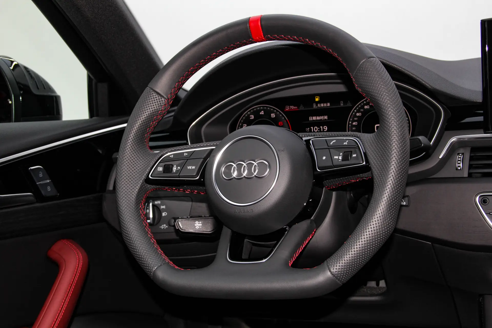 Audi A4L, 2025 14