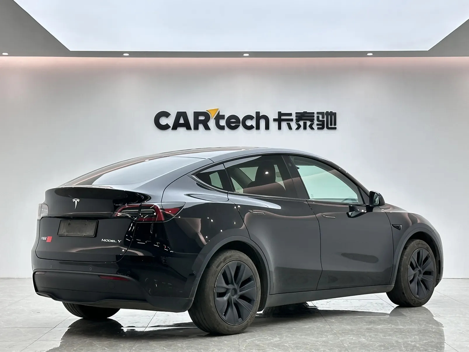 Tesla Model Y, 2023 все фото