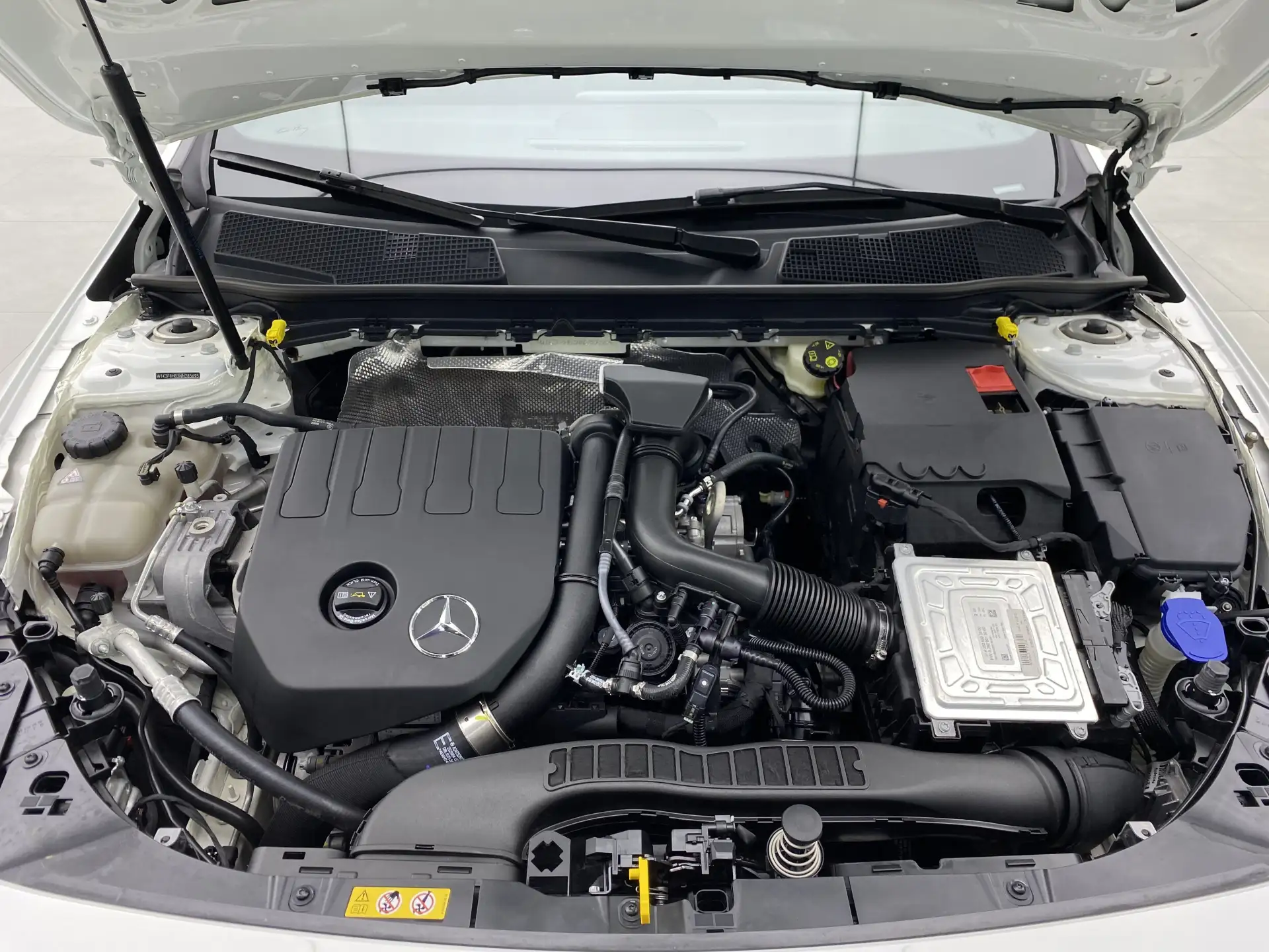 Mercedes-Benz A 200, 2022 25
