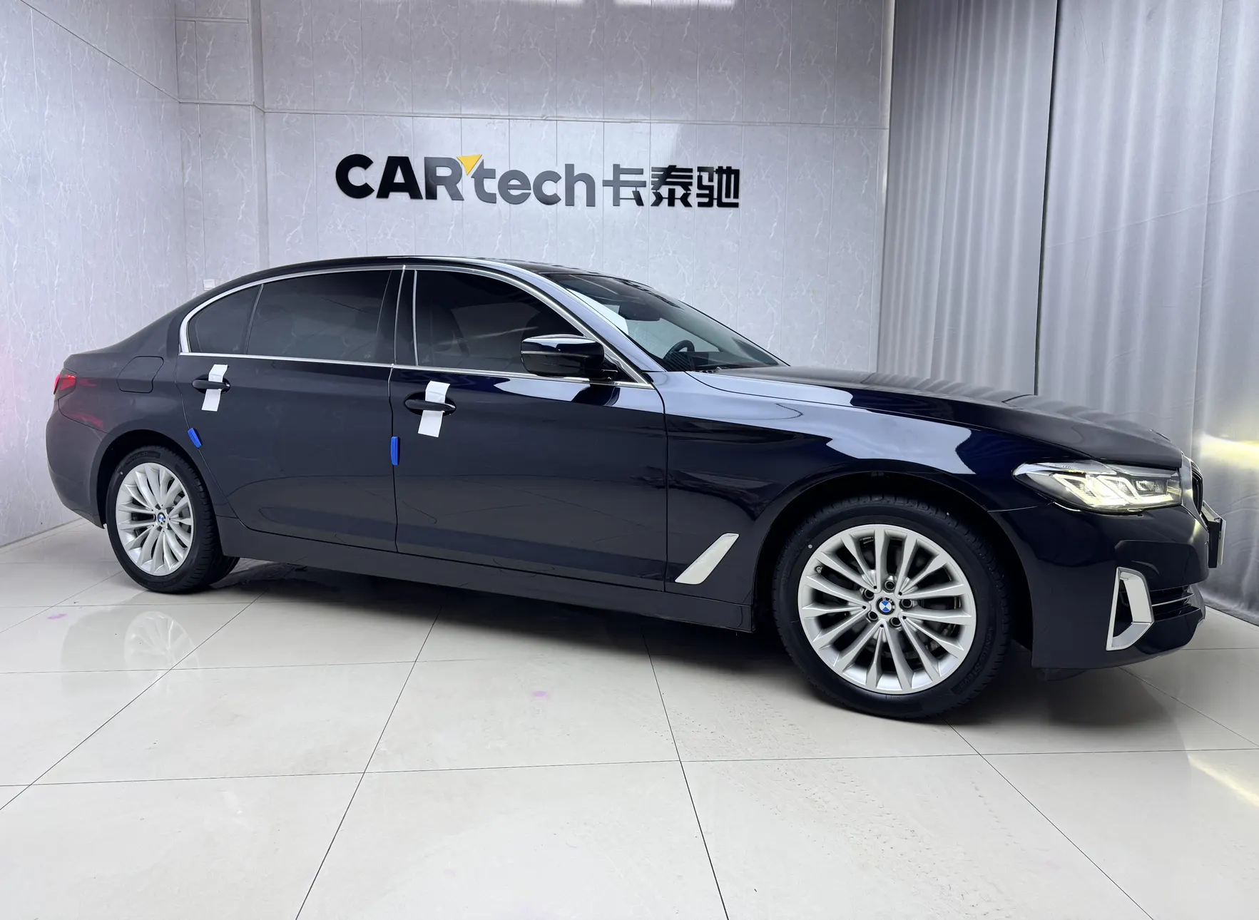 BMW 525Li, 2023 3