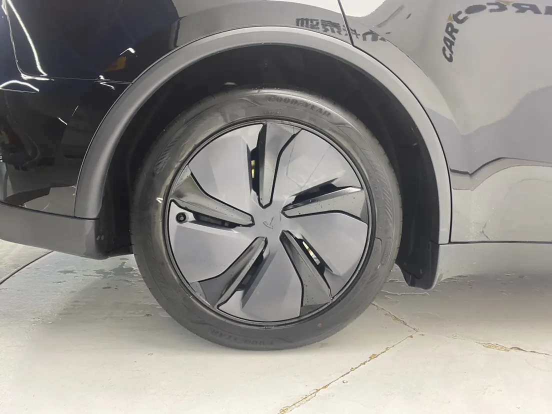 Tesla Model Y, 2025 11