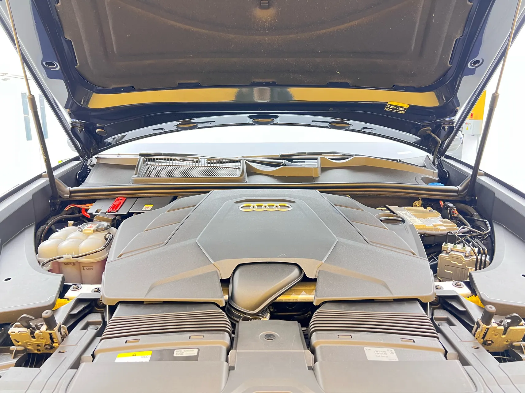 Audi Q8 55 TFSI, 2022 12