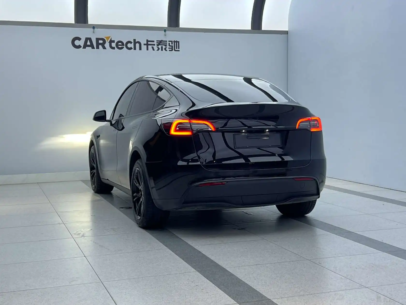 Tesla Model Y, 2022 4