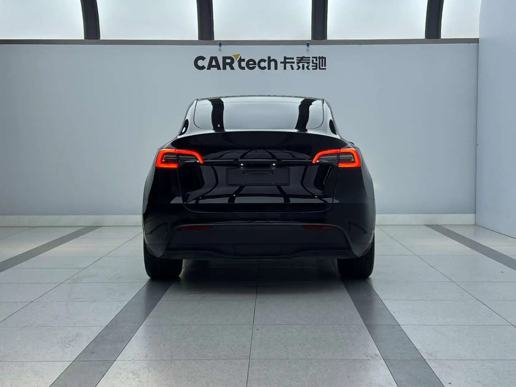 Tesla Model Y, 2022 3