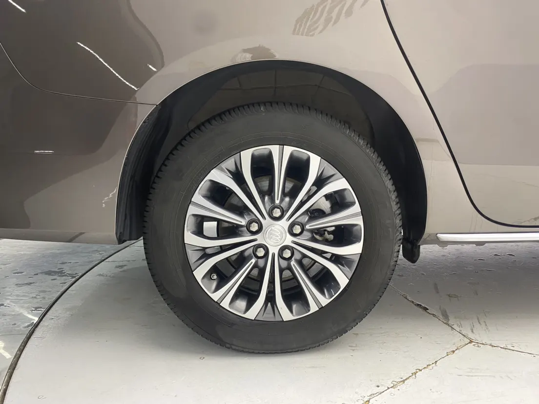Buick GL8, 2024 10