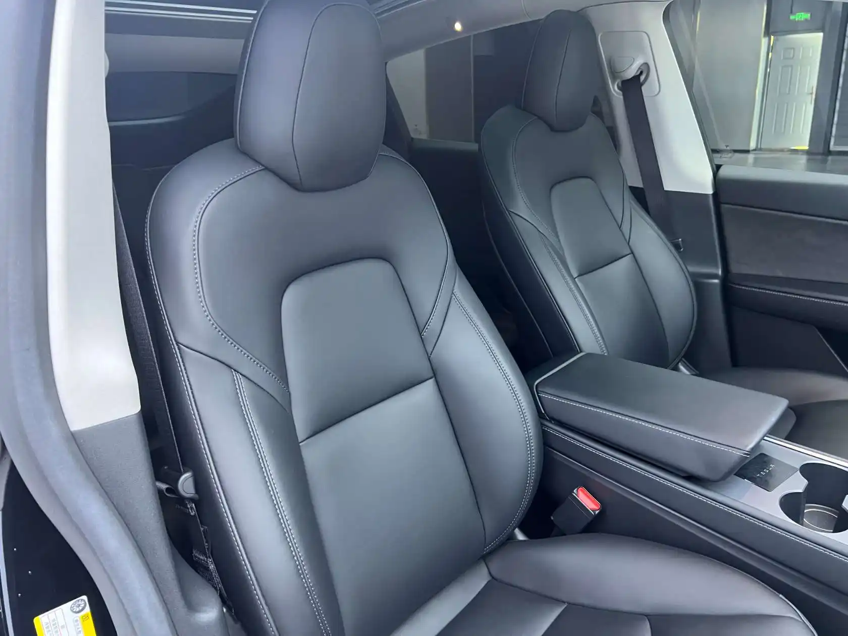 Tesla Model Y, 2022 18