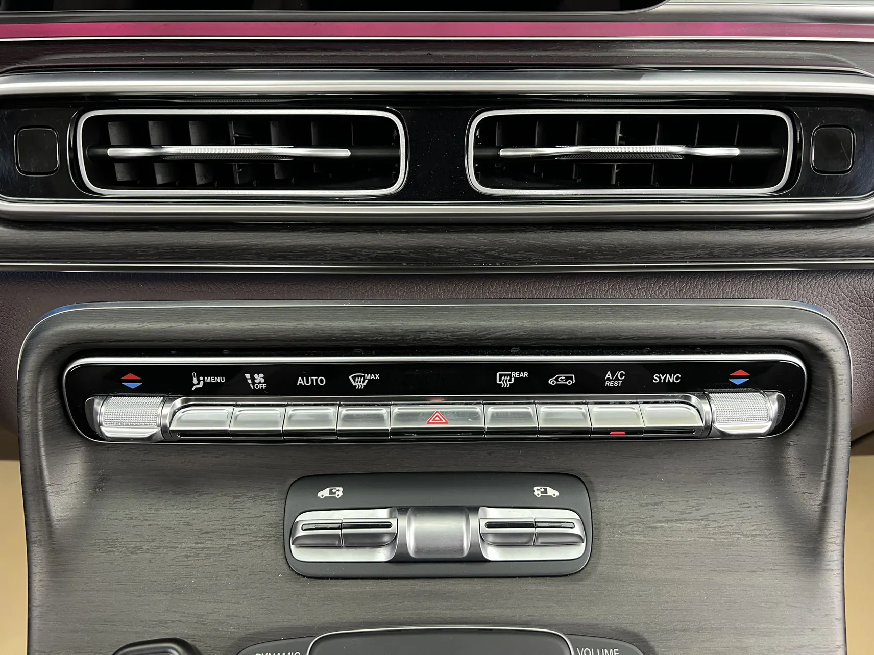 Mercedes-Benz V, 2025 27