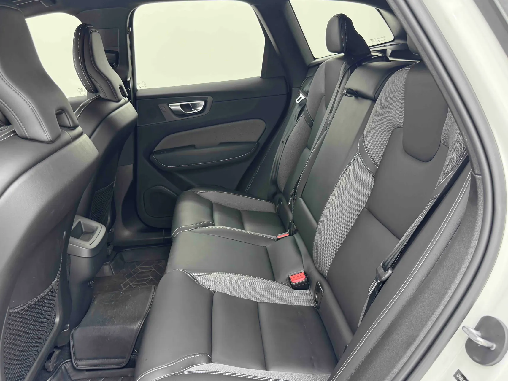 Volvo XC60, 2023 16