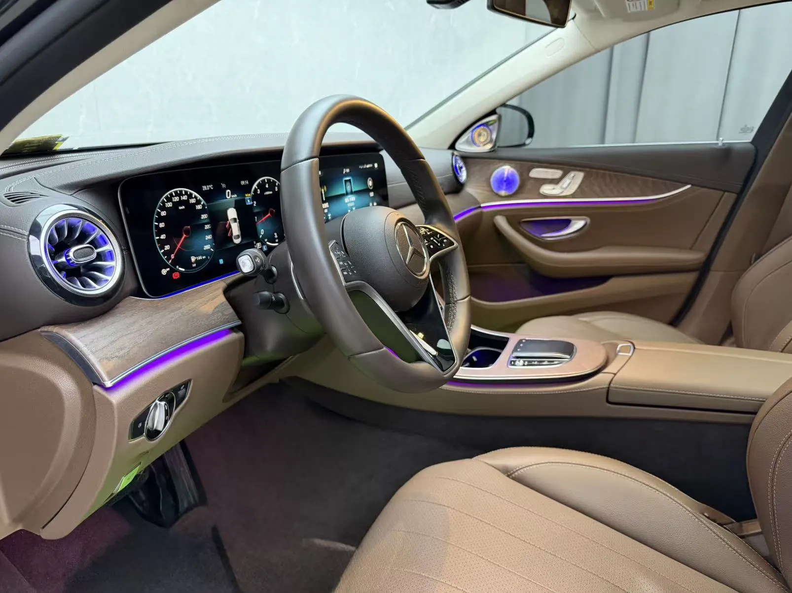 Mercedes-Benz E 300 L, 2023 10