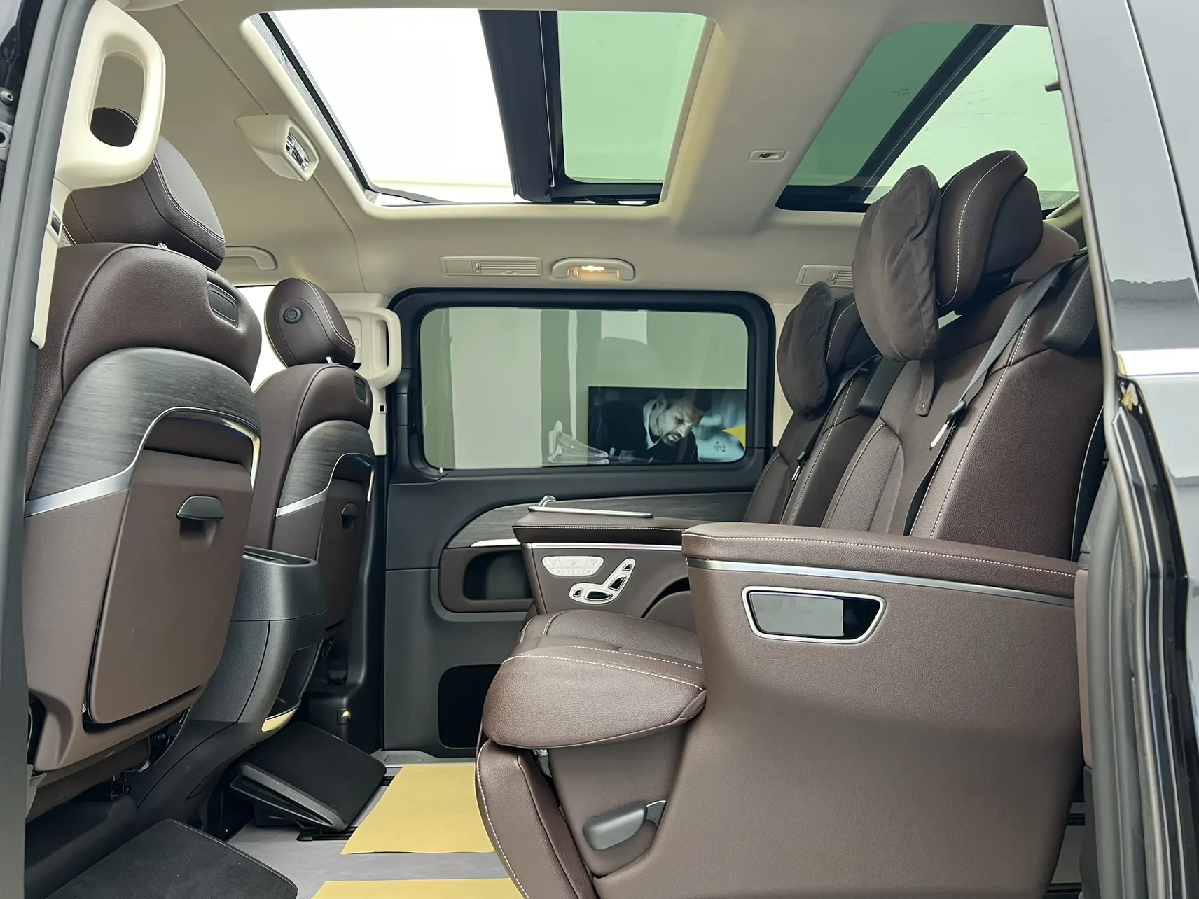 Mercedes-Benz V, 2025 35
