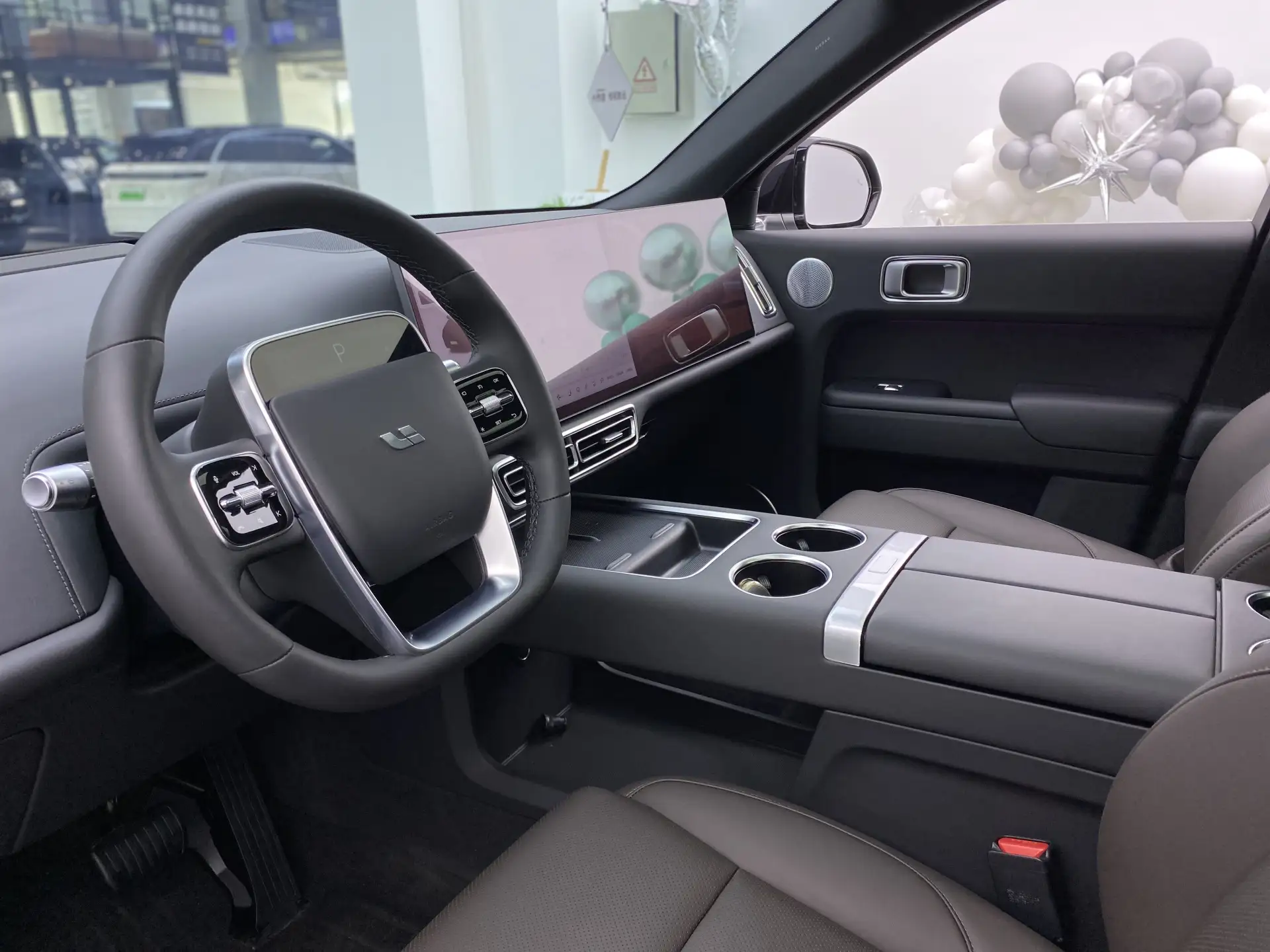 Li Auto L8, 2023 6