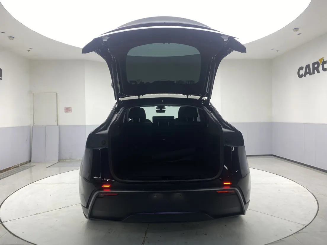 Tesla Model Y, 2025 30