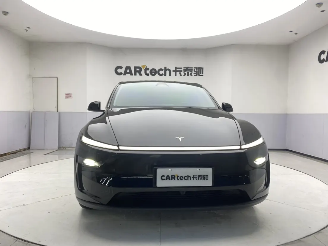 Tesla Model Y, 2025 3