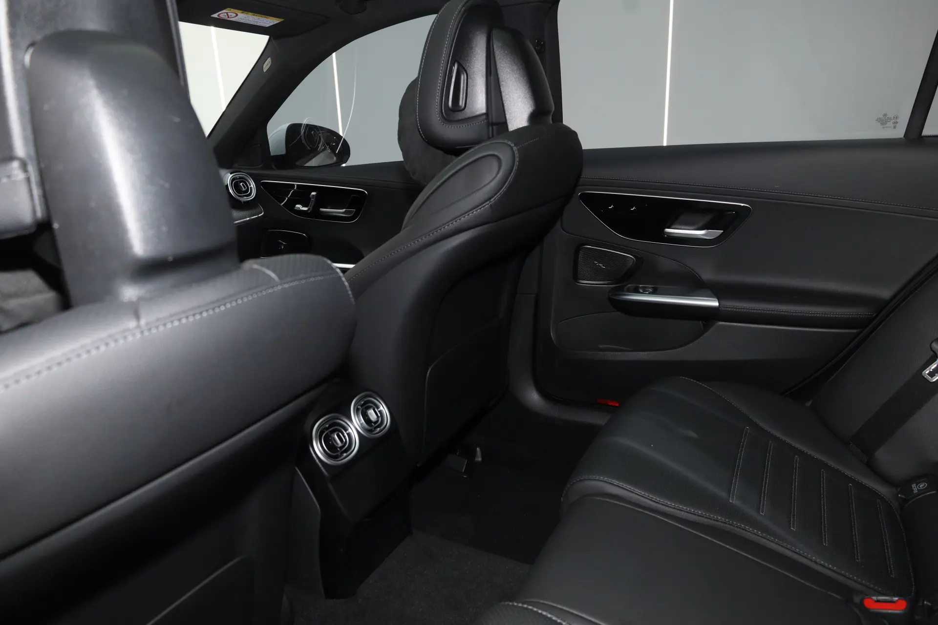 Mercedes-Benz C 260 L, 2025 18