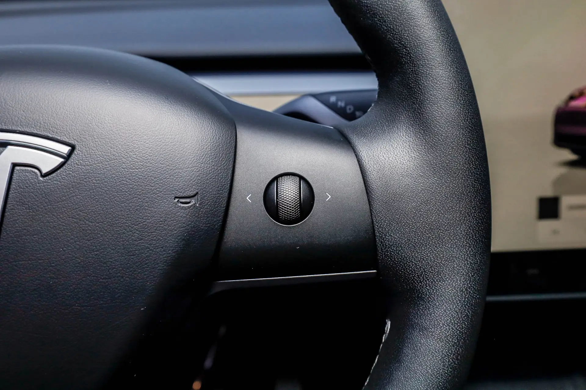Tesla Model Y, 2023 26