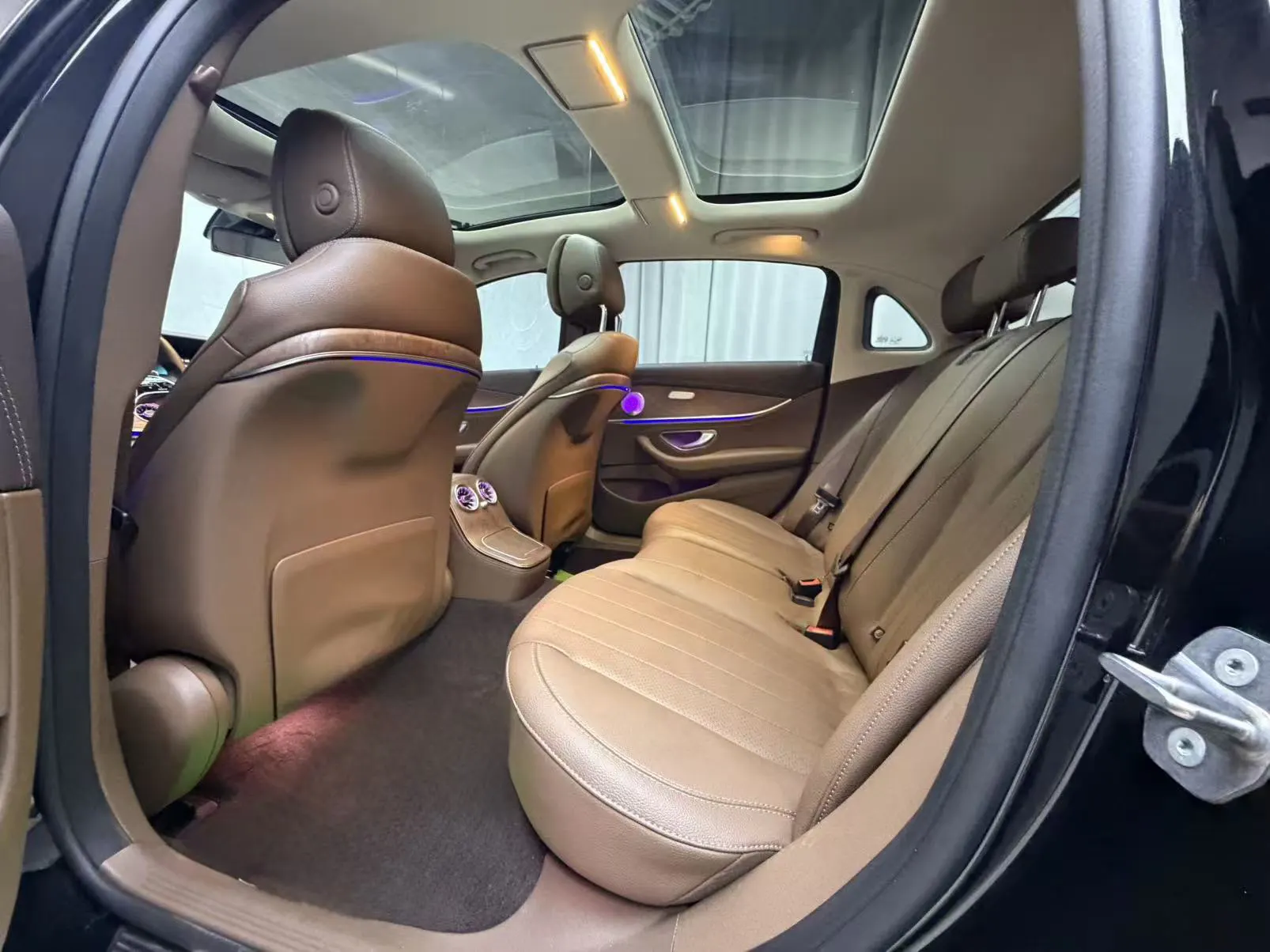 Mercedes-Benz E 300 L, 2023 12