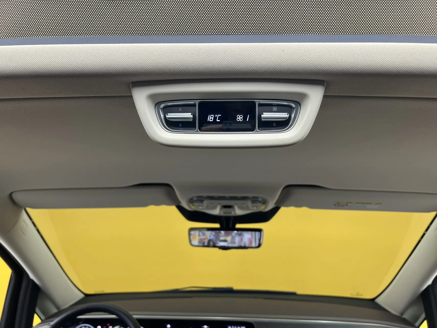 Mercedes-Benz V, 2025 42