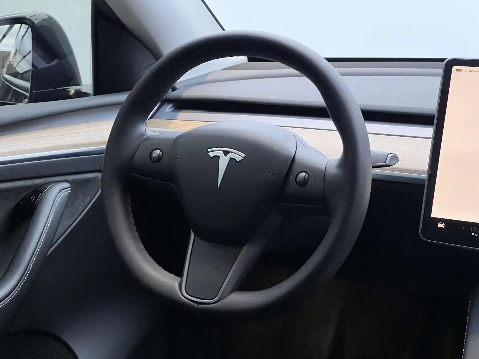 Tesla Model Y, 2022 21
