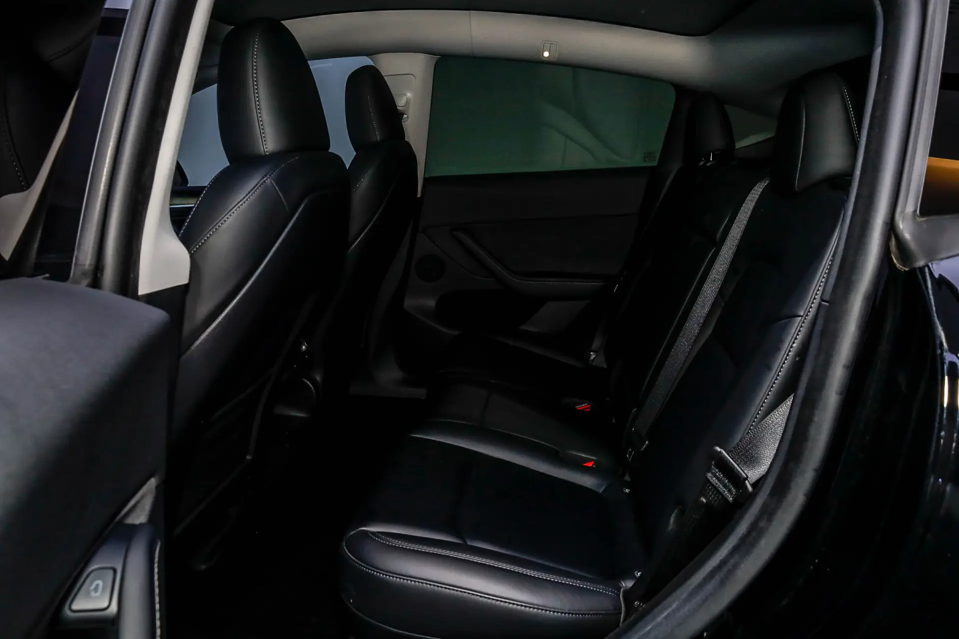 Tesla Model Y, 2023 17