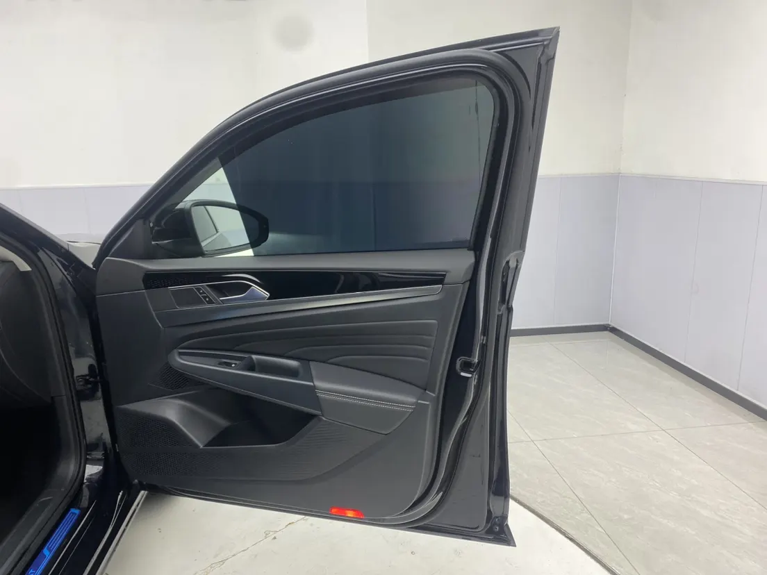 Volkswagen Passat, 2024 25