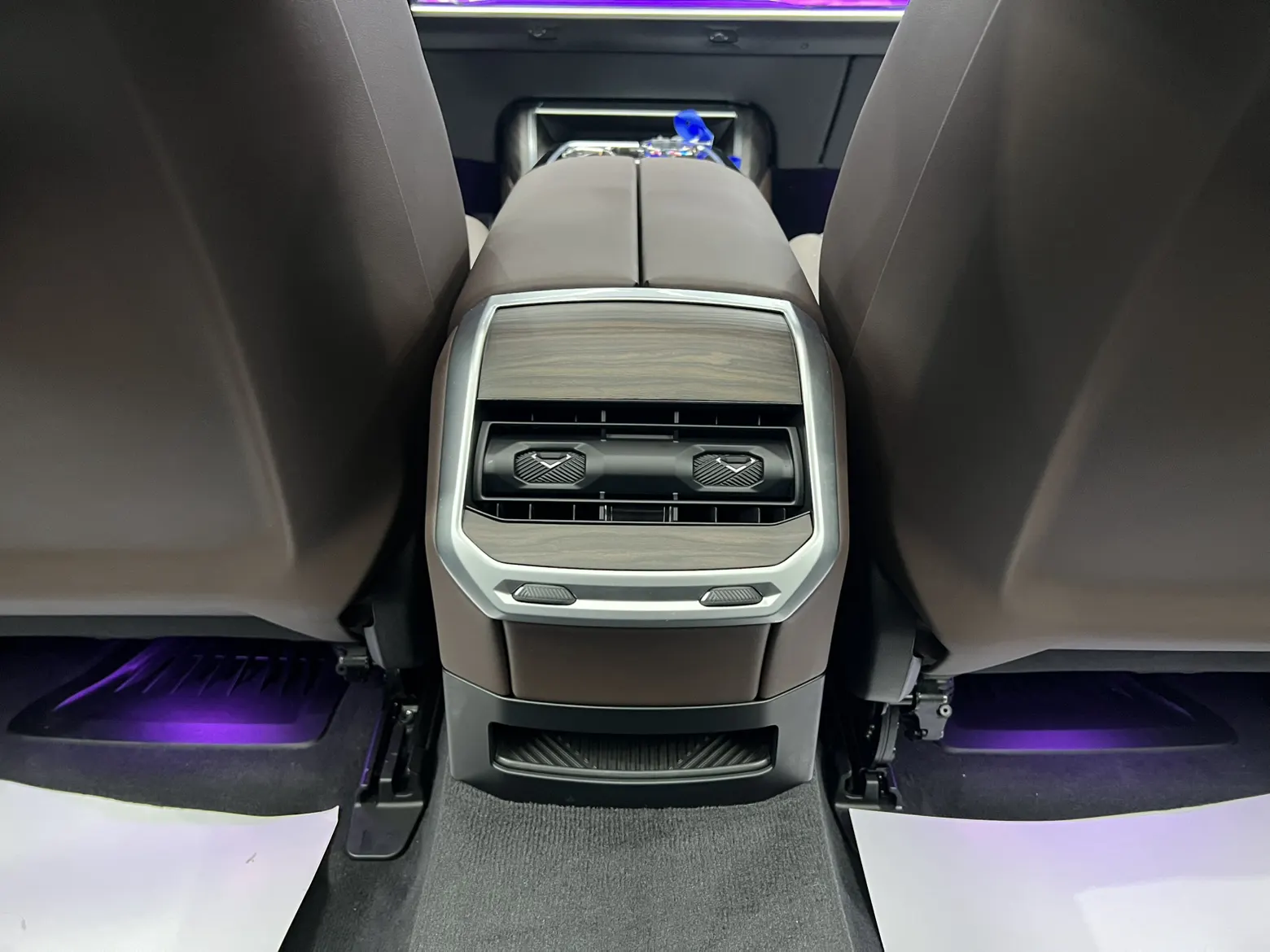 BMW 735Li, 2023 25