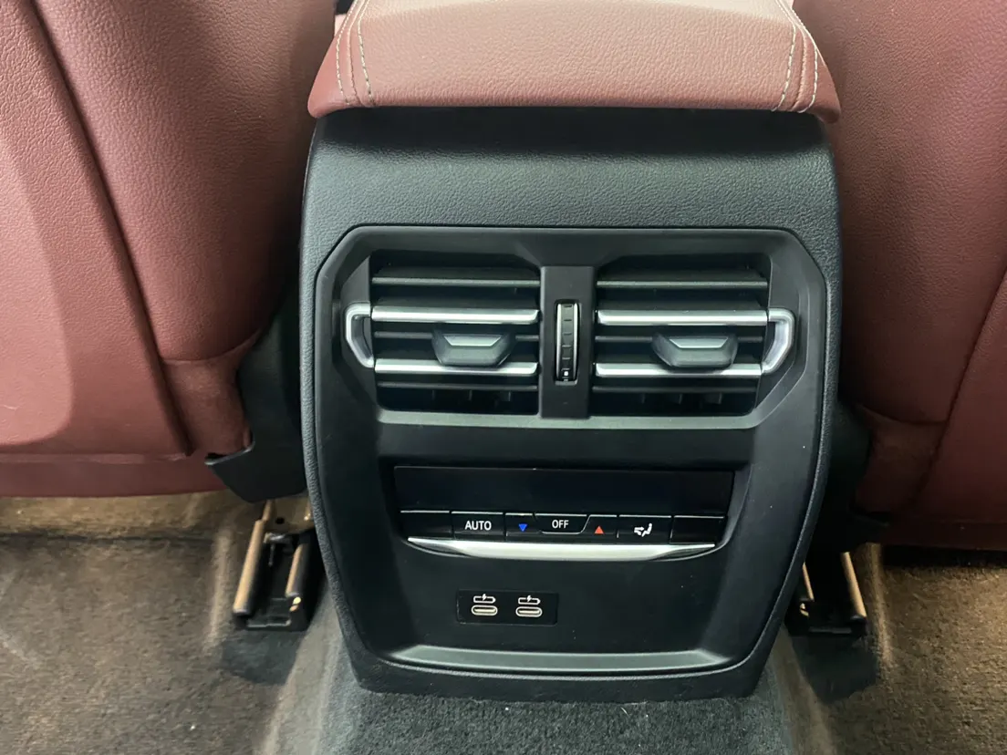 BMW 325Li, 2024 26