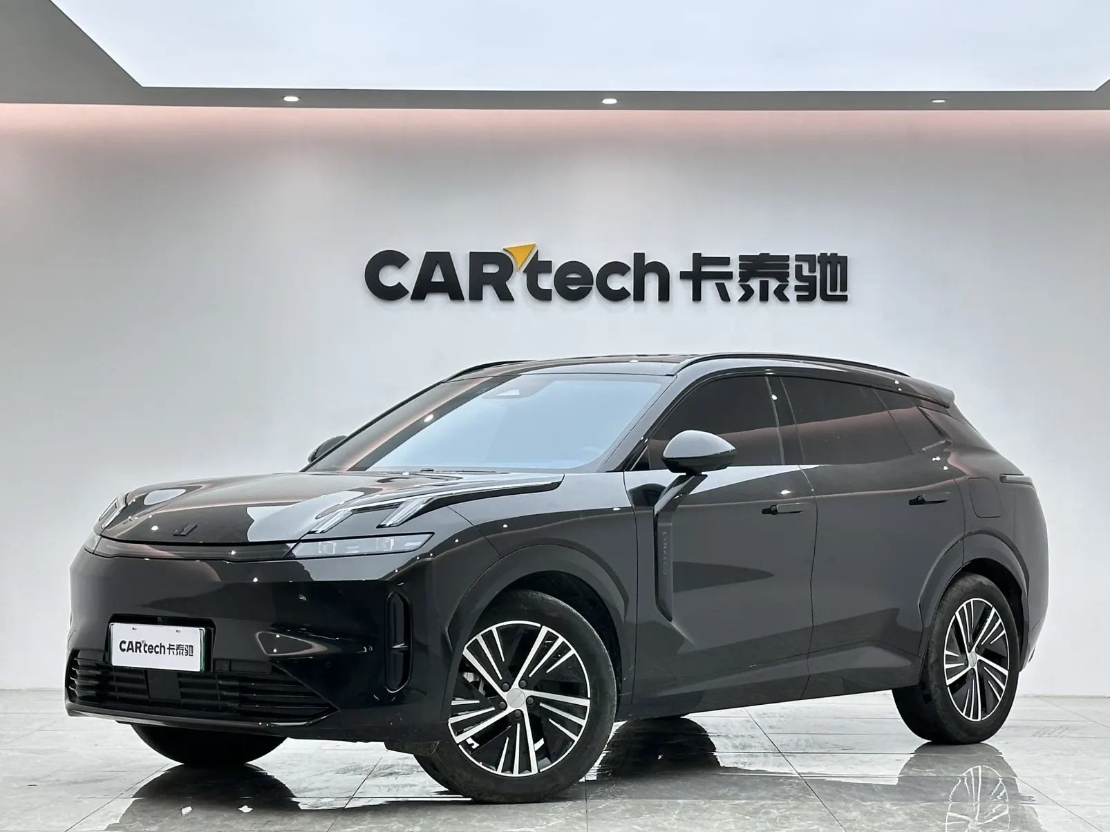 Lynk & Co 02