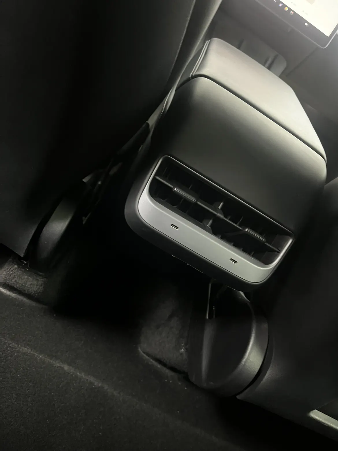 Tesla Model Y, 2024 13