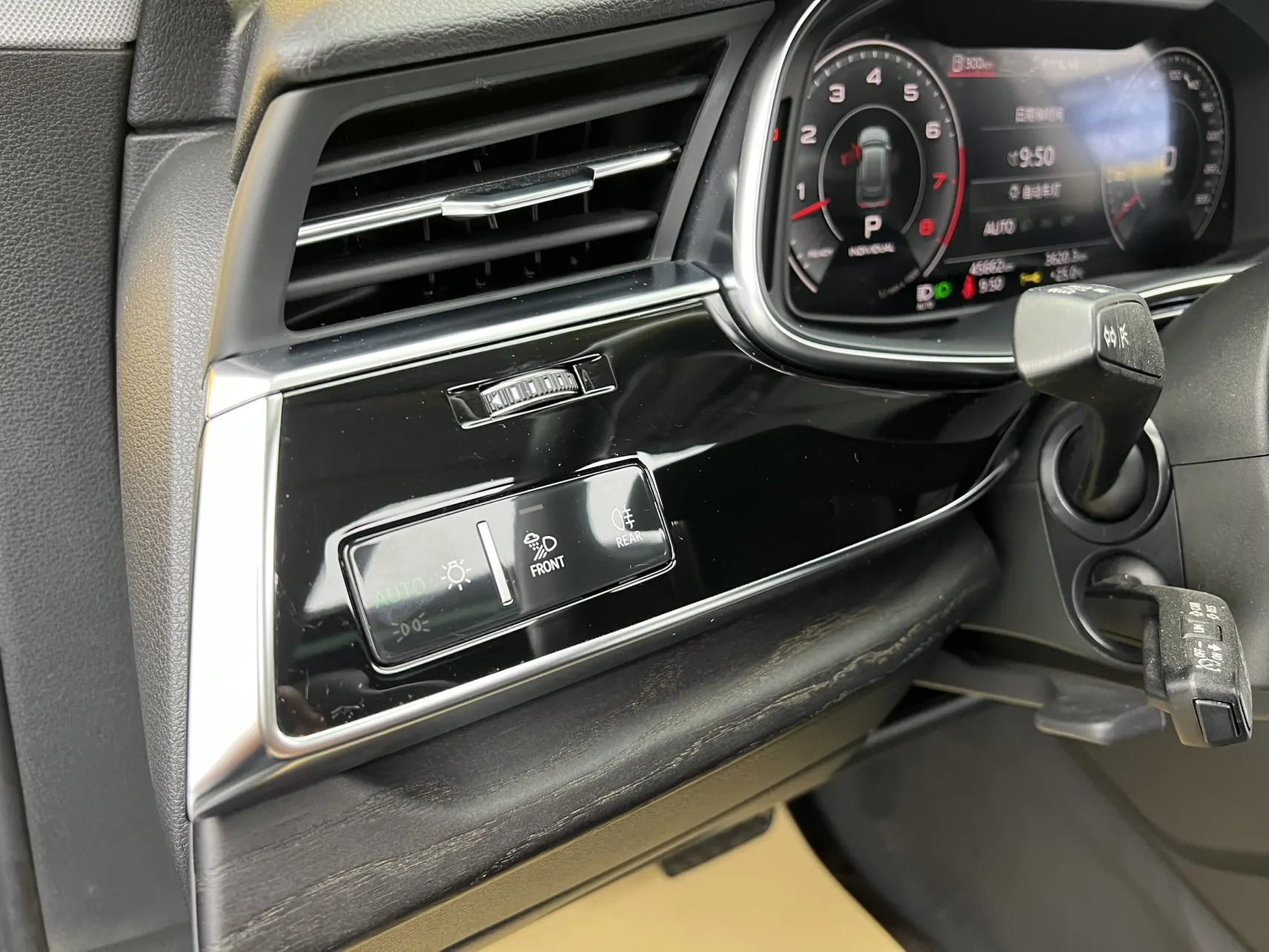 Audi Q8 55 TFSI, 2022 9