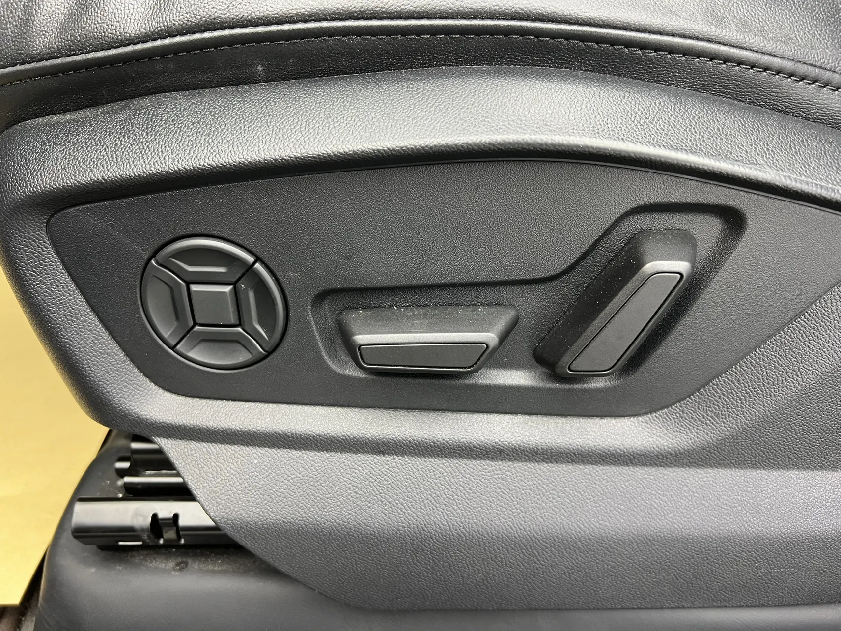 Audi Q8 55 TFSI, 2022 40