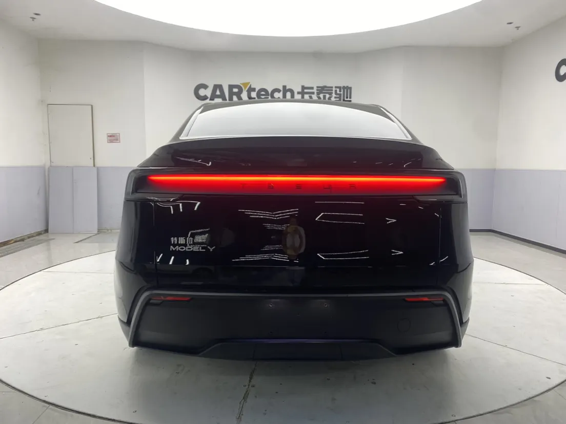 Tesla Model Y, 2025 6