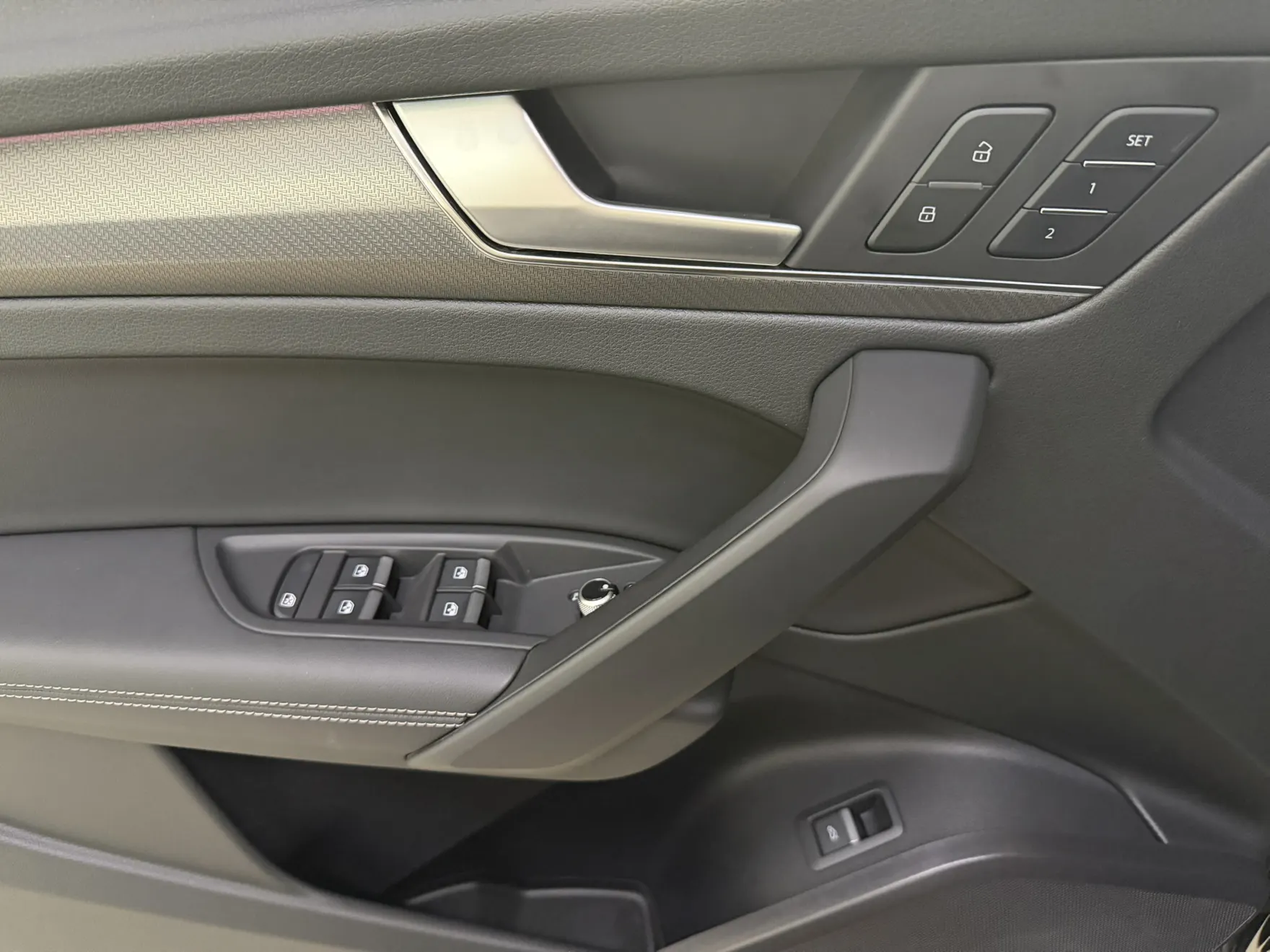 Audi Q5L 40, 2023 10