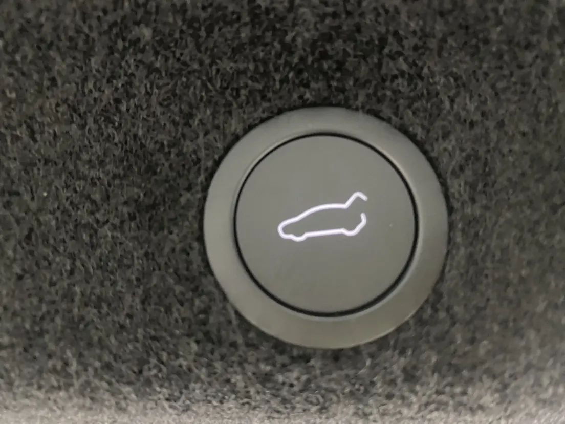Tesla Model Y, 2025 24