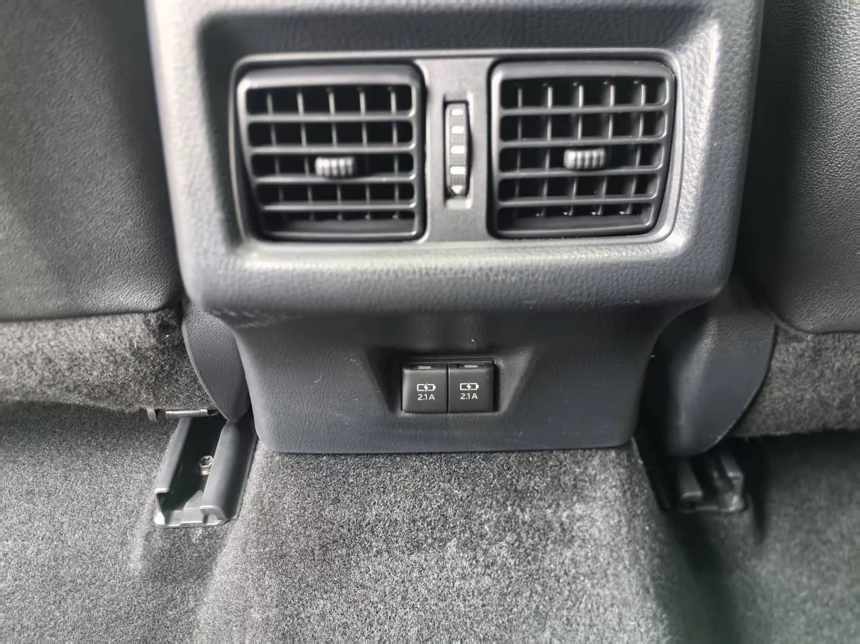 Toyota Camry, 2019 18