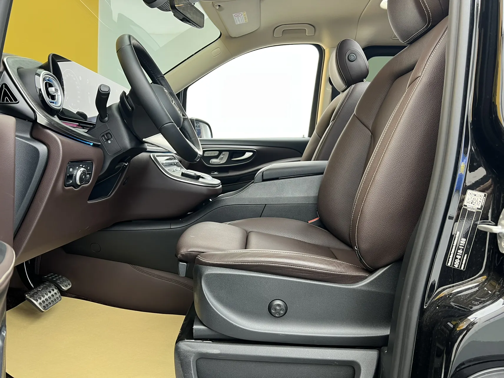 Mercedes-Benz V, 2025 18